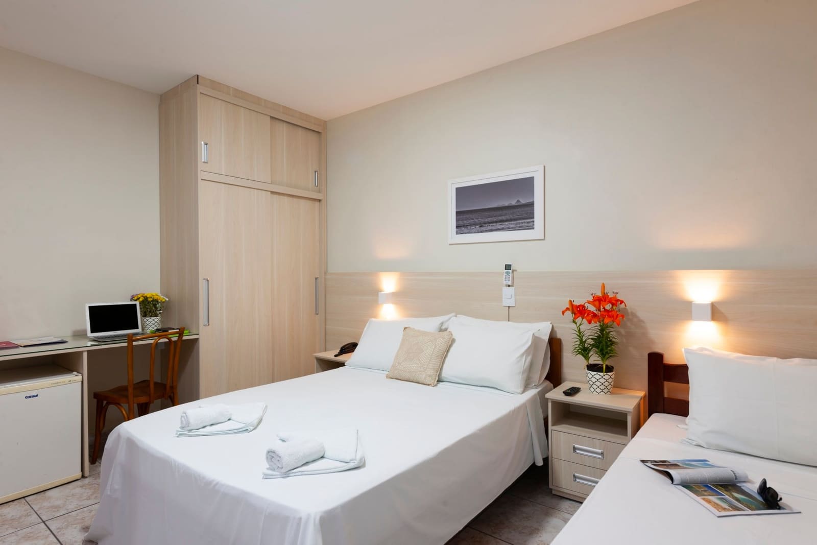 Quarto Duplo Econômico, Consulte vista e varanda disponíveis